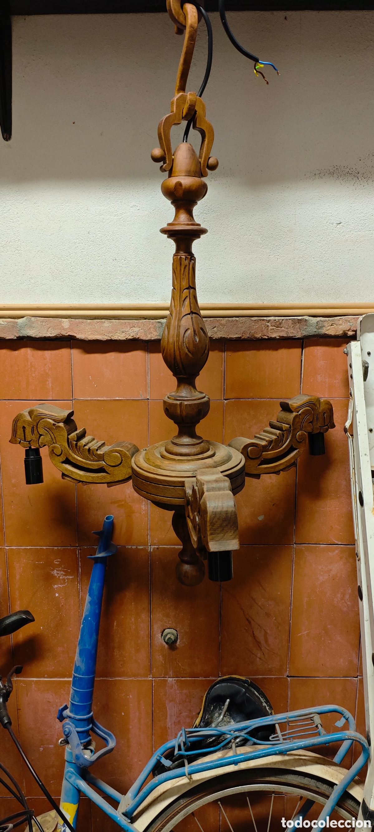 Antig&uuml;edades: L&aacute;mpara de madera antig&uuml;a - Foto 1