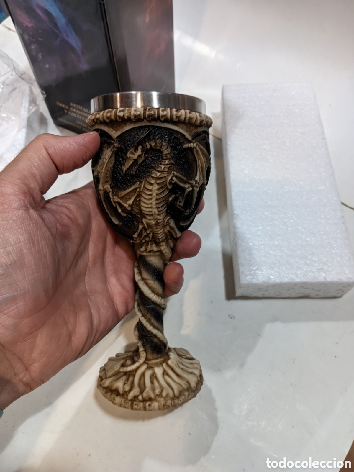 Antig&uuml;edades: Copa drag&oacute;n resina y acero - Foto 2