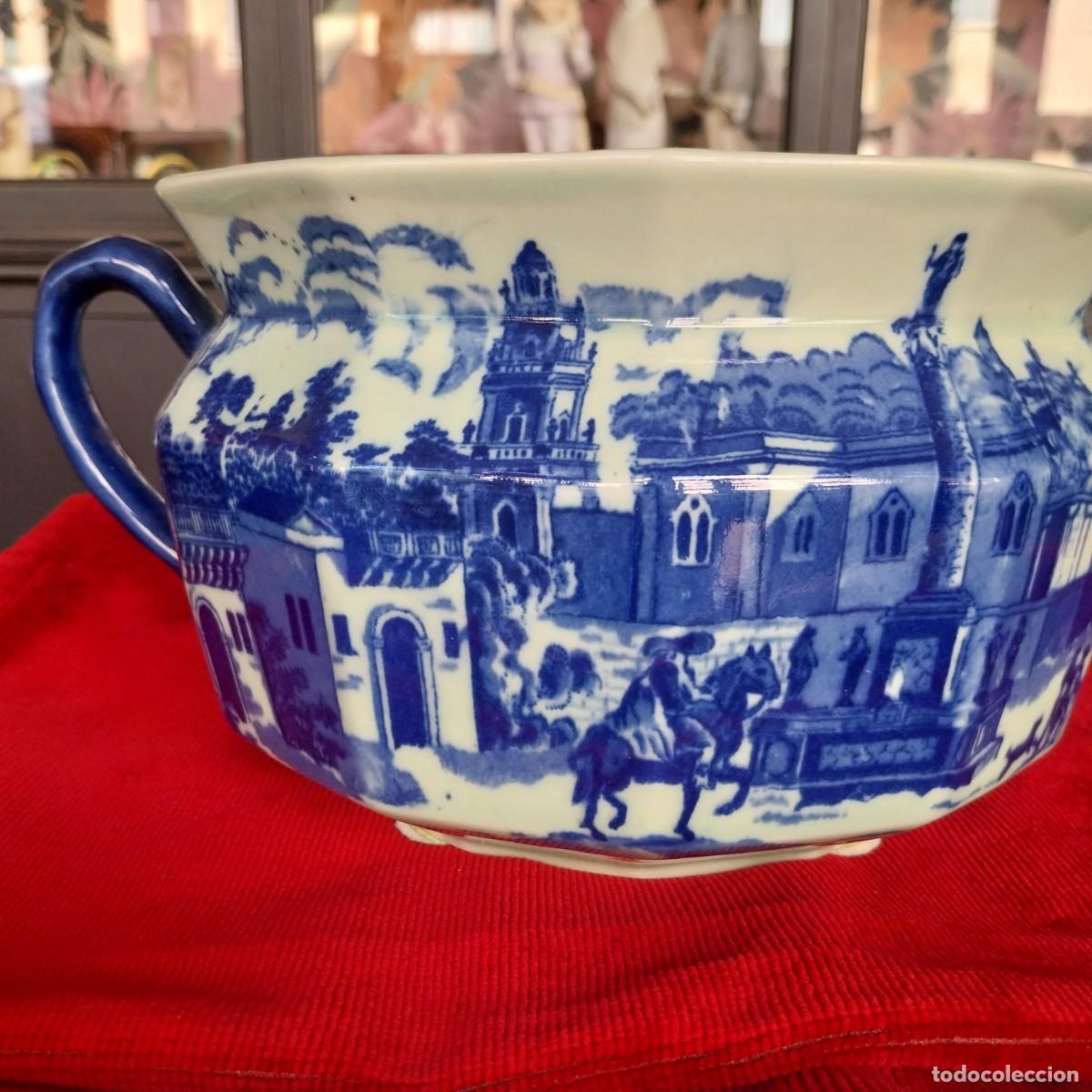 Antig&uuml;edades: Antiguo orinal Victoria Ware . - Foto 1