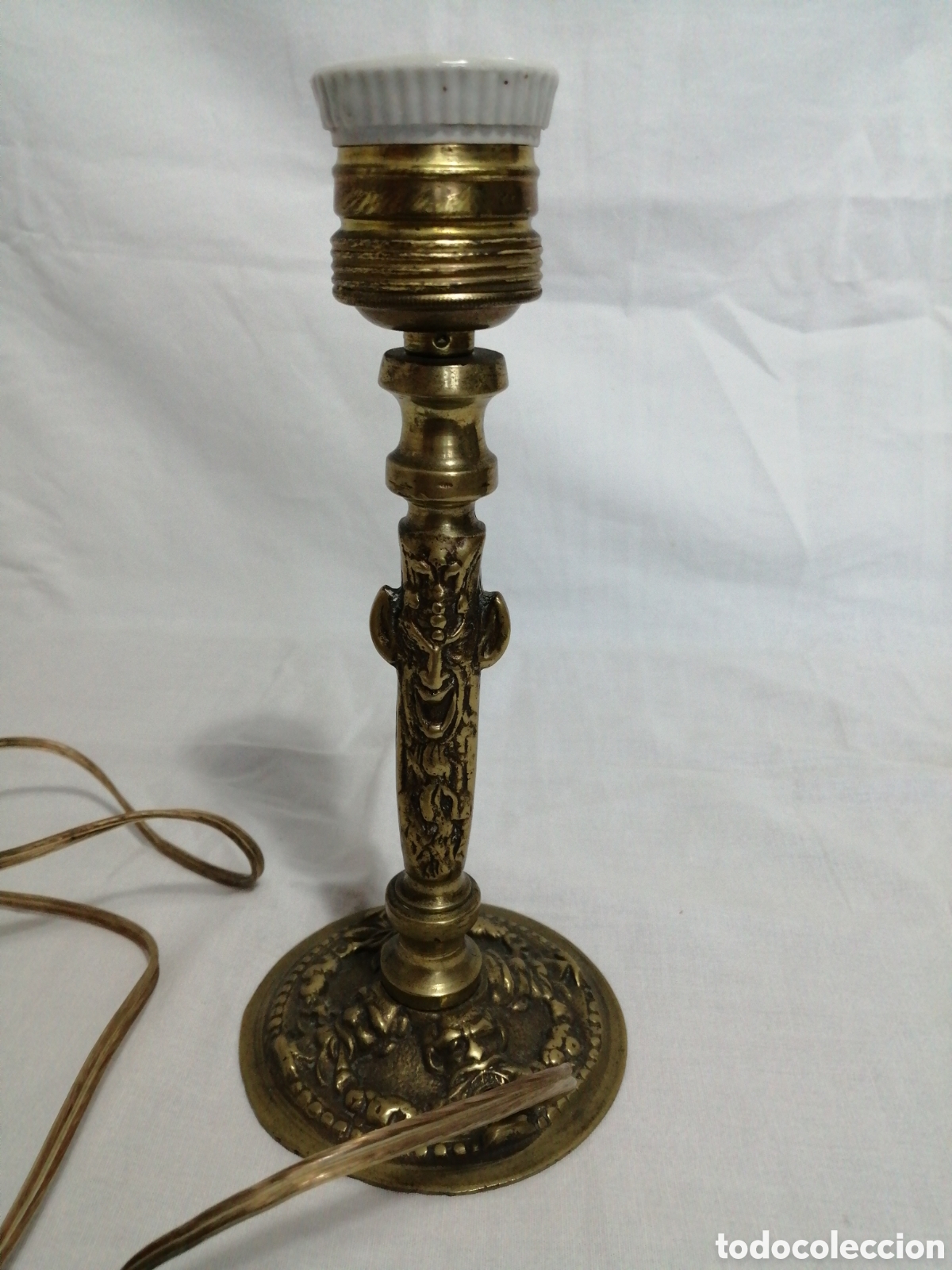 Antig&uuml;edades: L&aacute;mpara sobremesa bronce. - Foto 2