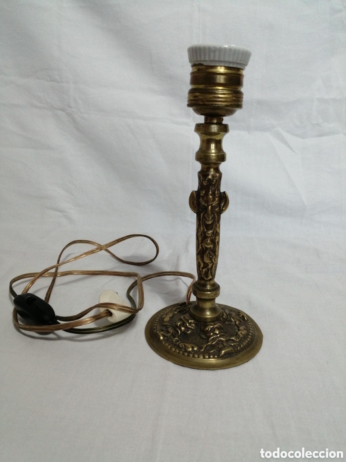 Antig&uuml;edades: L&aacute;mpara sobremesa bronce. - Foto 1