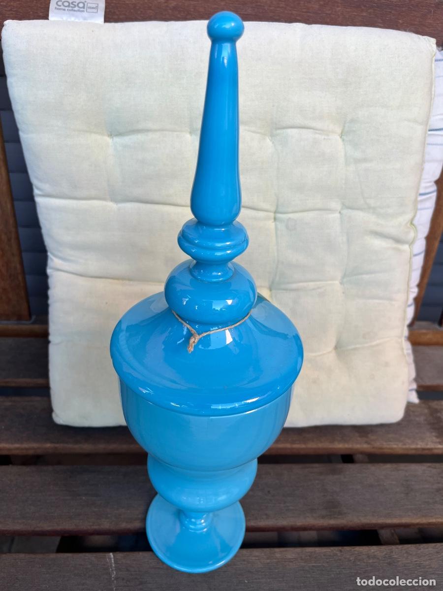 Antig&uuml;edades: Copa de opalina azul - Foto 1