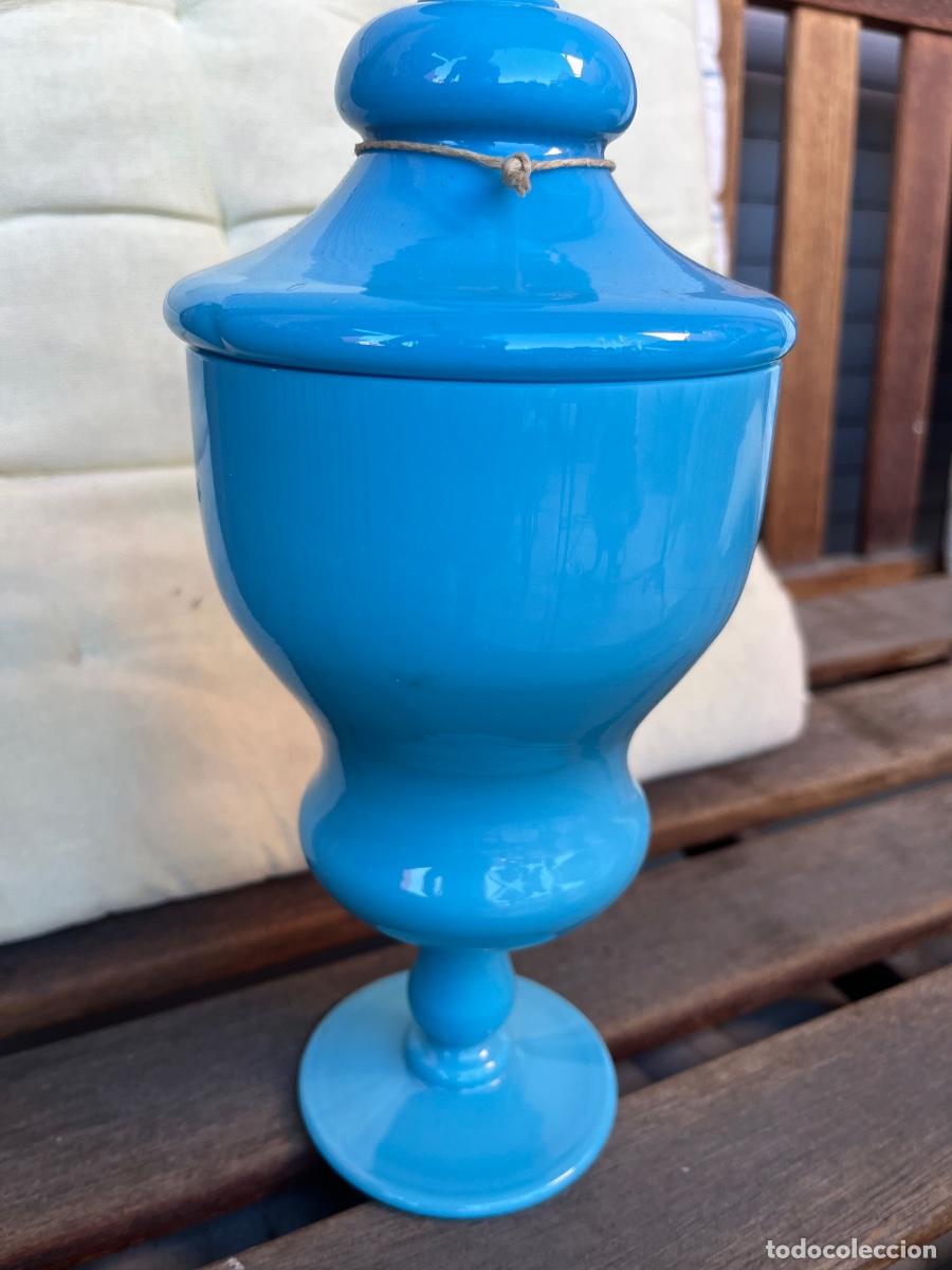 Antig&uuml;edades: Copa de opalina azul - Foto 2