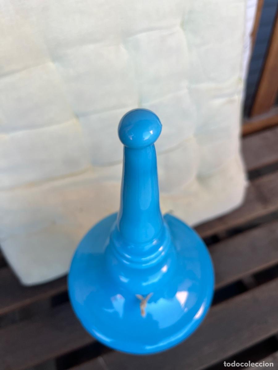 Antig&uuml;edades: Copa de opalina azul - Foto 4