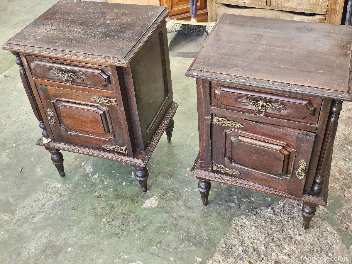 Antig&uuml;edades: 2 mesilla de noche de madera - Foto 1