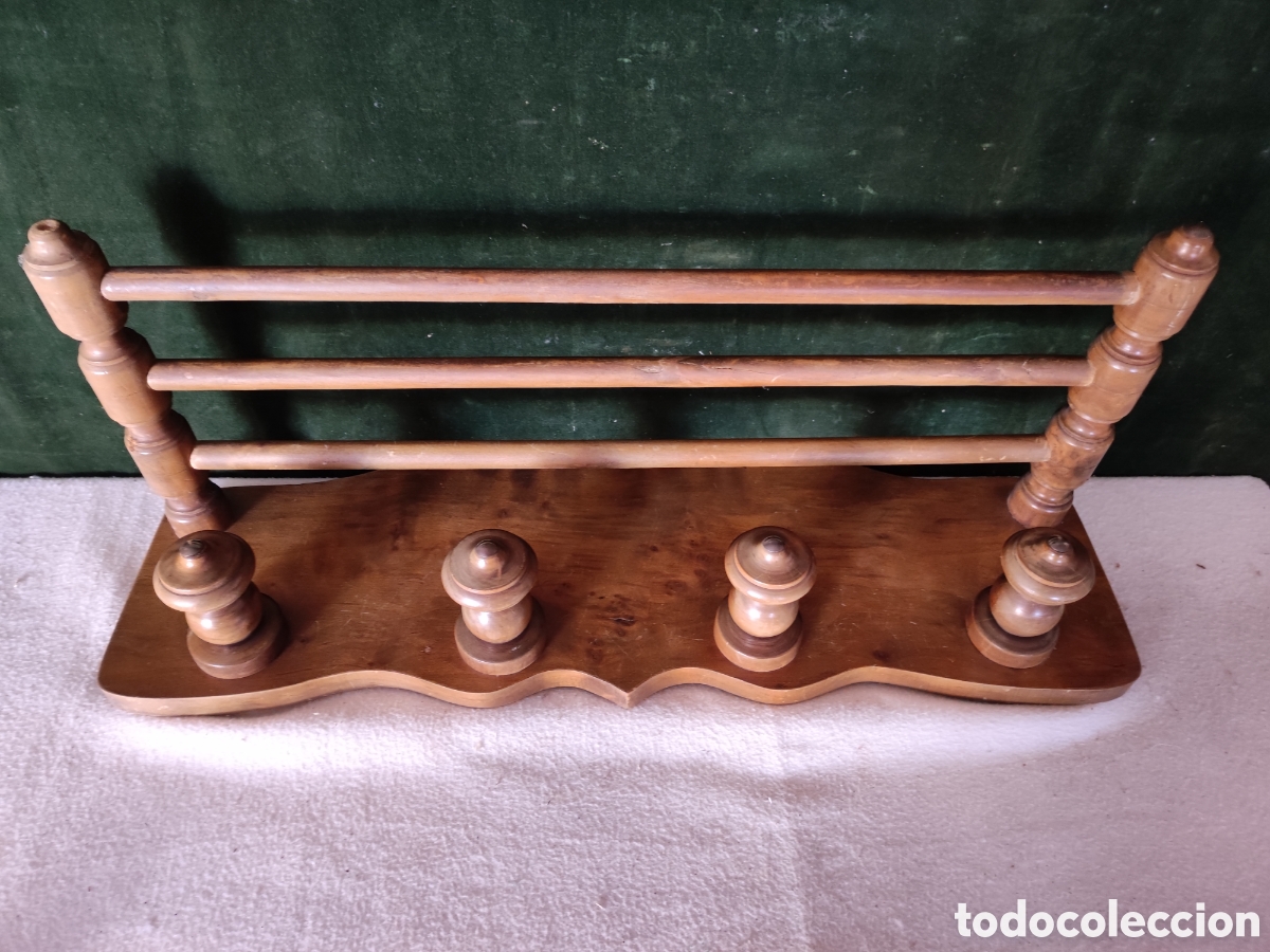 Antig&uuml;edades: Perchero para colgar con repisa - Foto 1