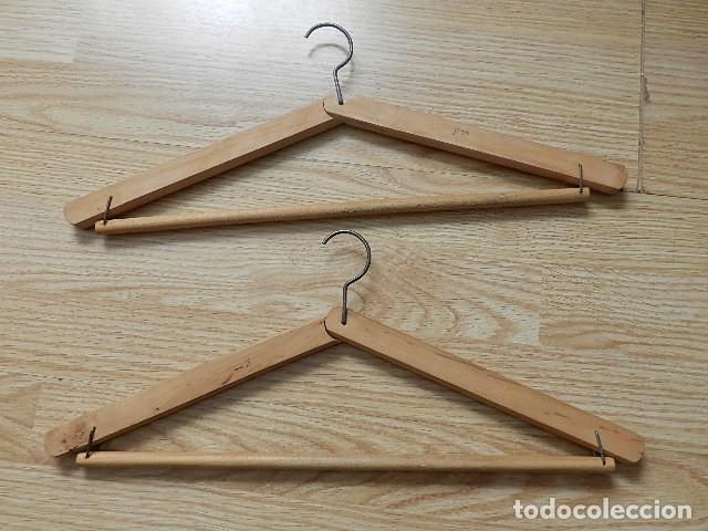 Antig&uuml;edades: Lote 2 perchas plegable madera vintage - Foto 1