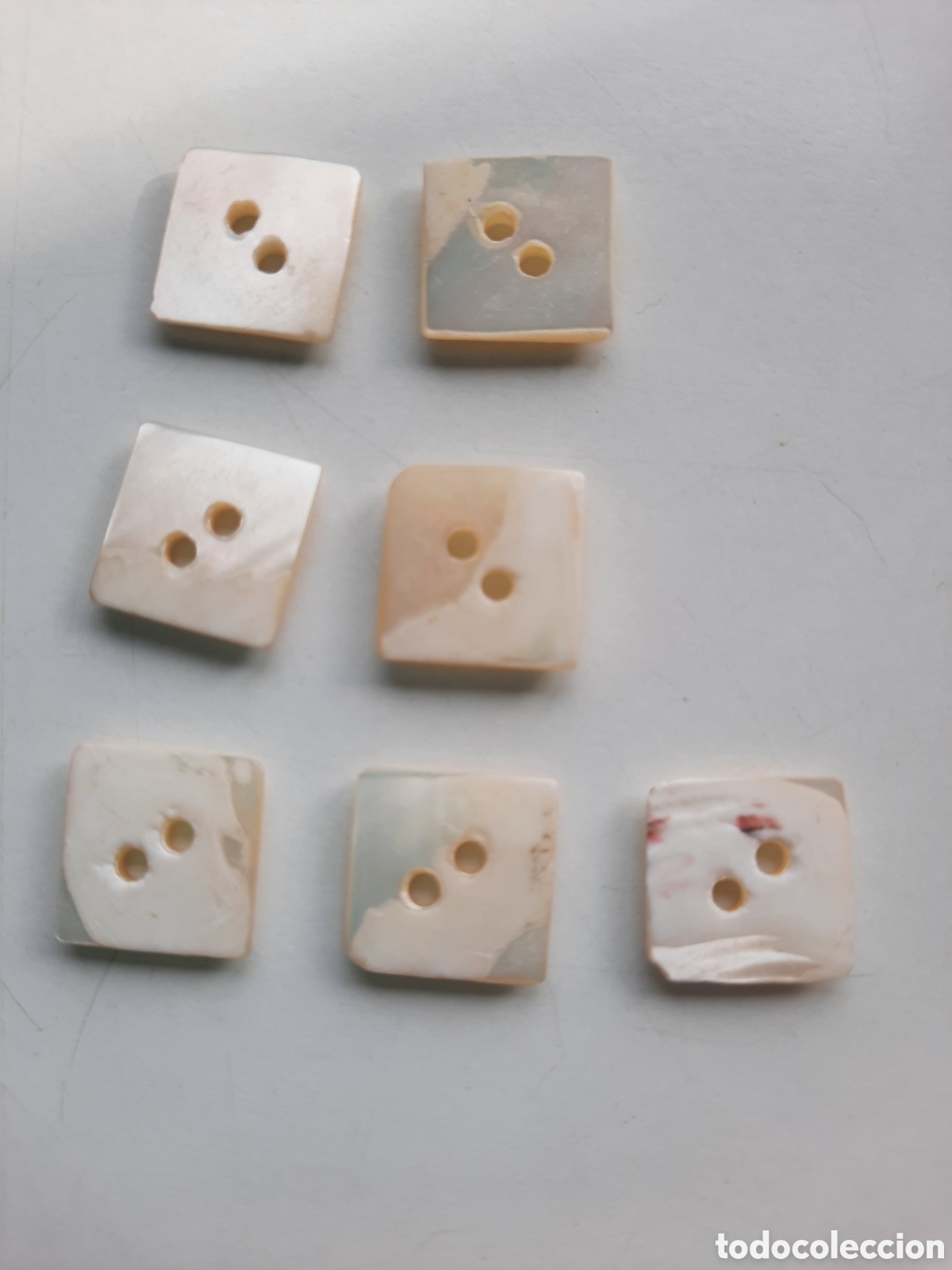 Antig&uuml;edades: 7 botones antiguos de n&aacute;car blanco - Foto 2