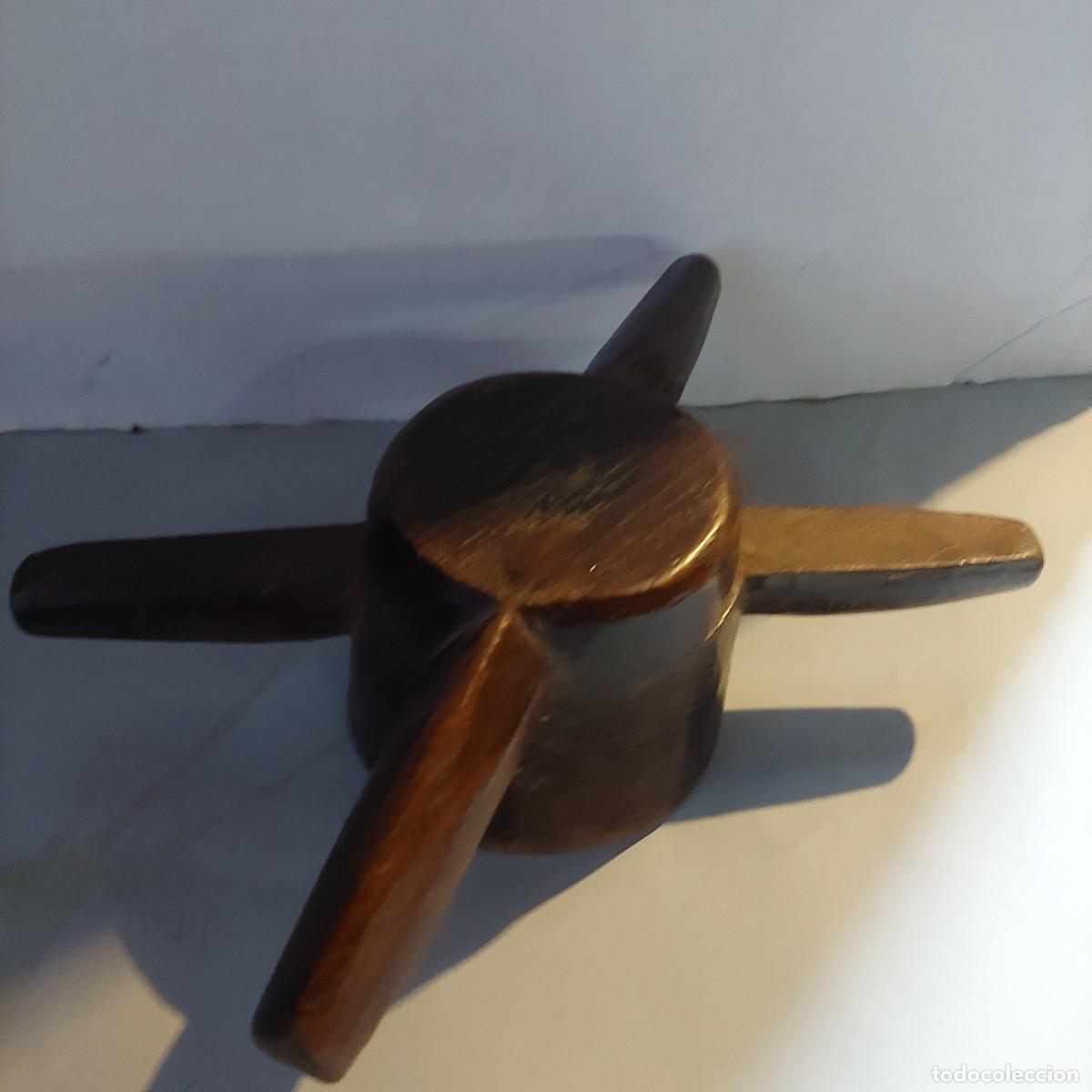 Antig&uuml;edades: Antiguo exprimidor de madera - Foto 1