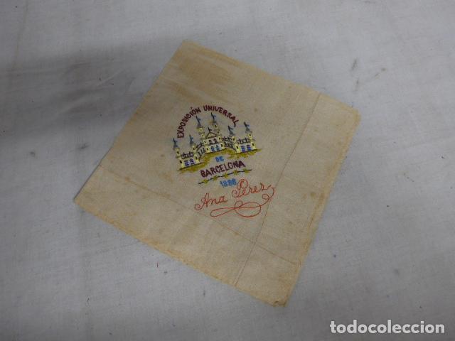 Oggetti Antichi: Antiguo pa&ntilde;uelo bordado a mano de 1888 de la Exposicion Universal de Barcelona. Original.