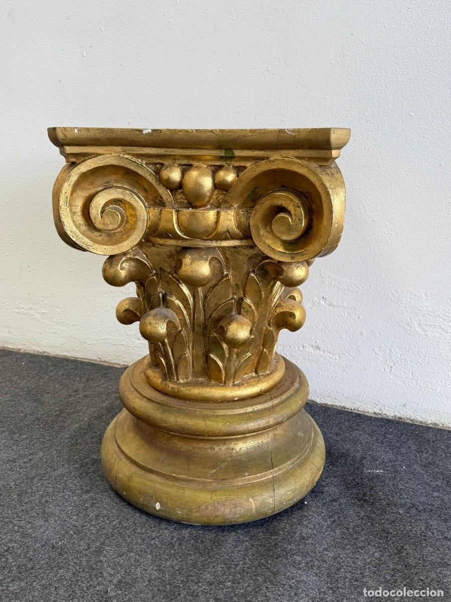 Oggetti Antichi: Gran capitel tallado en madera y dorado, ideal para pedestal.