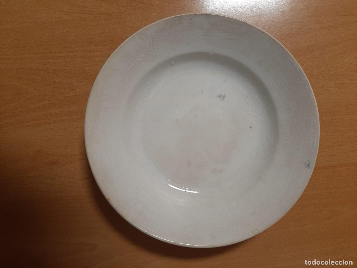 Oggetti Antichi: 3 platos blancos antiguos (Pickman, Santander China Opaca y CID Madrid)