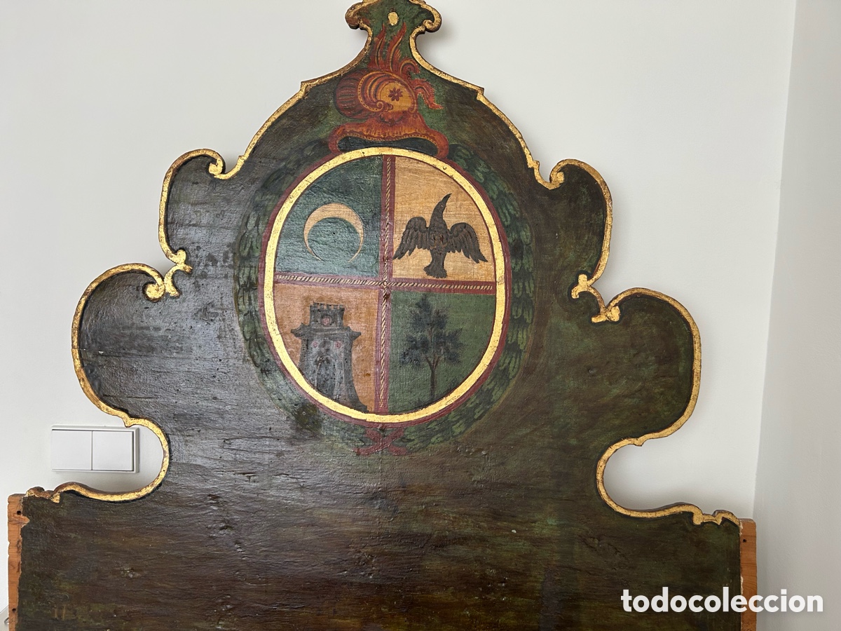 Antig&uuml;edades: Cabecero antiguo de madera pintado a mano - Foto 1