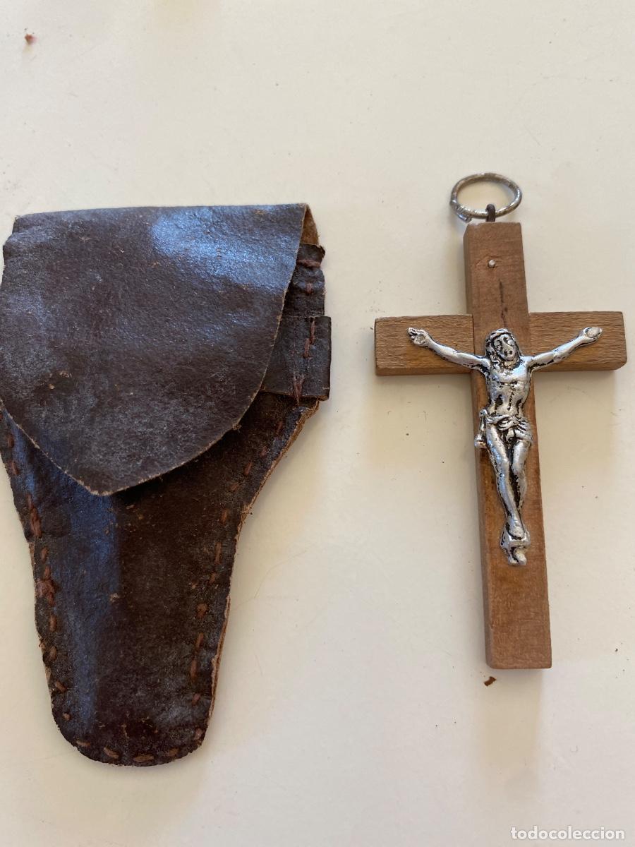 Antig&uuml;edades: Cruz de madera y su funda - Foto 1