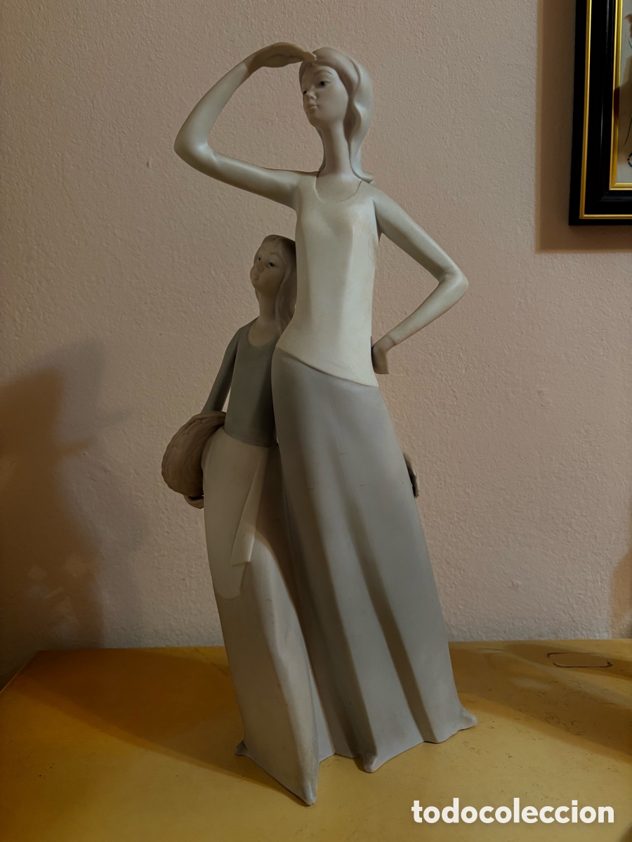 Antig&uuml;edades: Figura Lladr&oacute;. Mujer y ni&ntilde;a - Foto 1