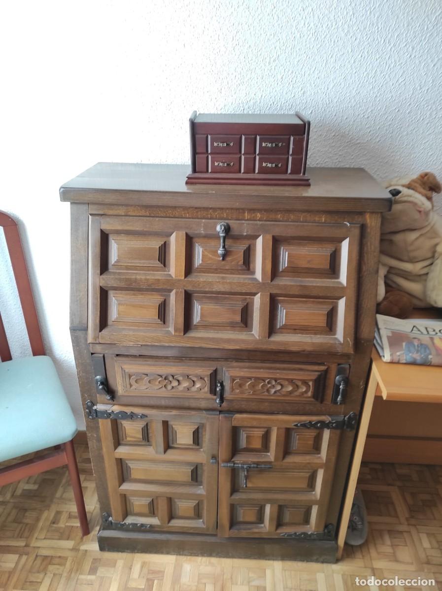 Antig&uuml;edades: Lote de 2 escritorios con secreter de madera maciza - Foto 1