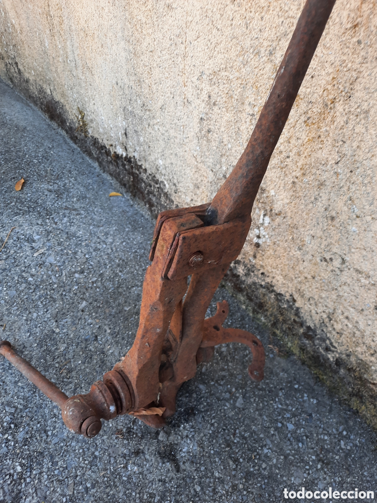 Antig&uuml;edades: Torno antiguo de herrero - Foto 1