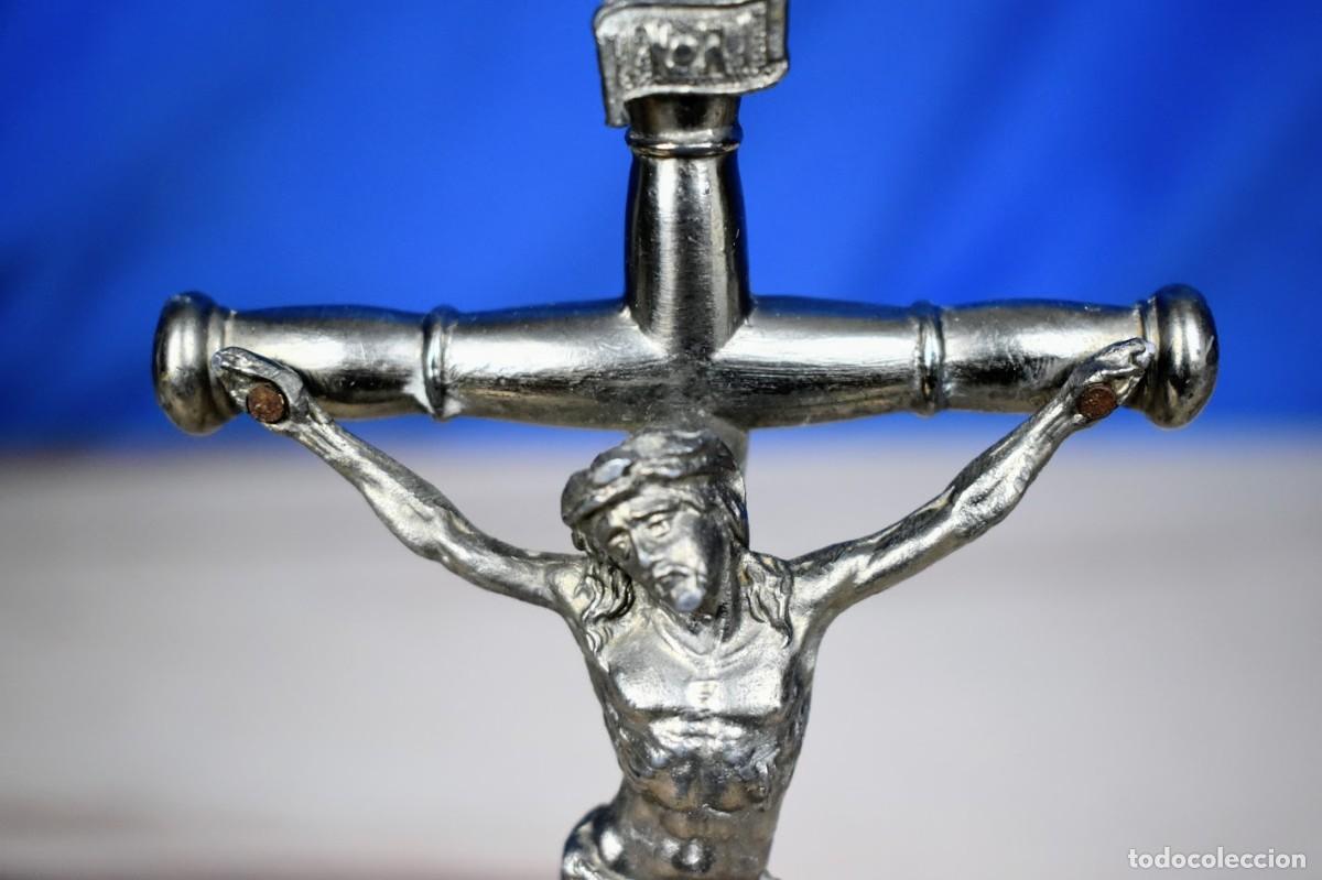 Antig&uuml;edades: Crucificado de sobremesa ba&ntilde;ado en plata - Foto 2