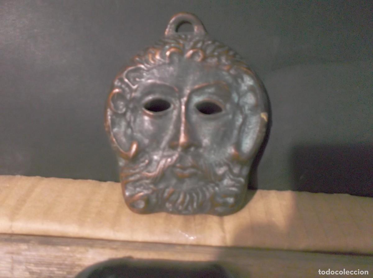 Antig&uuml;edades: COLGANTE DE BRONCE DE UN ROSTRO. - Foto 1