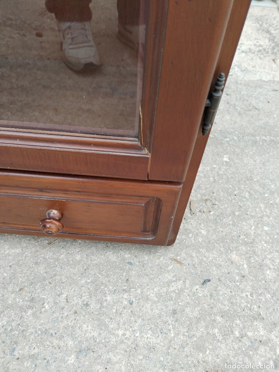 Antig&uuml;edades: armario de madera vitrina de pared - Foto 8