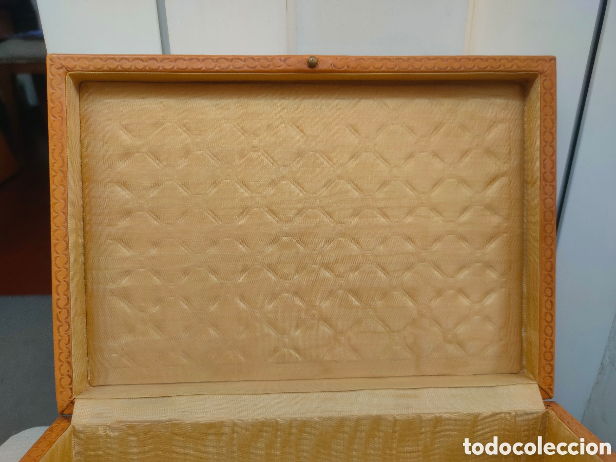 Antig&uuml;edades: Caja de madera y piel. - Foto 6