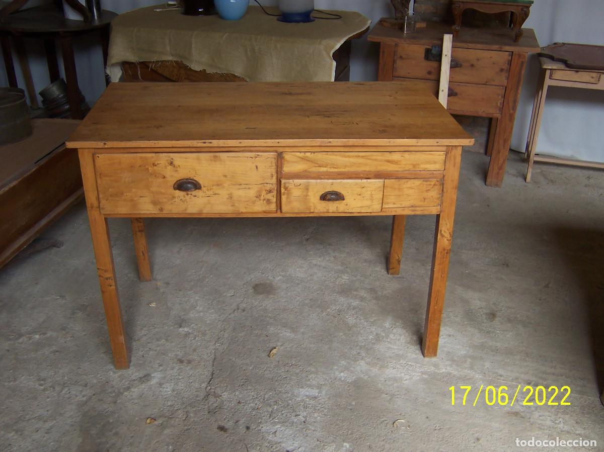 Antig&uuml;edades: mesa de cocina con dos cajones - Foto 1