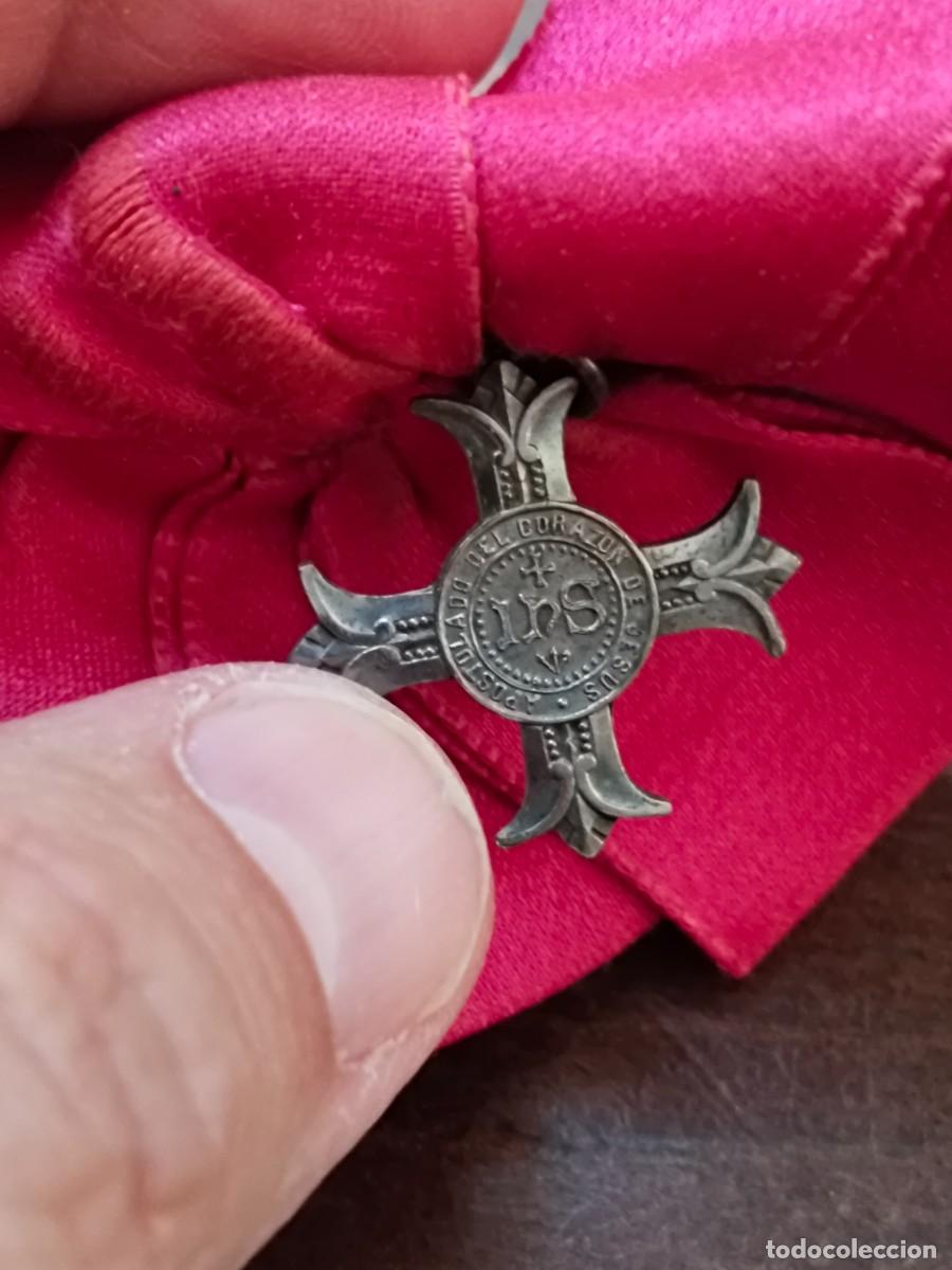 Antig&uuml;edades: Peque&ntilde;a cruz del. Apostolado del Coraz&oacute;n de Jes&uacute;s. - Foto 4