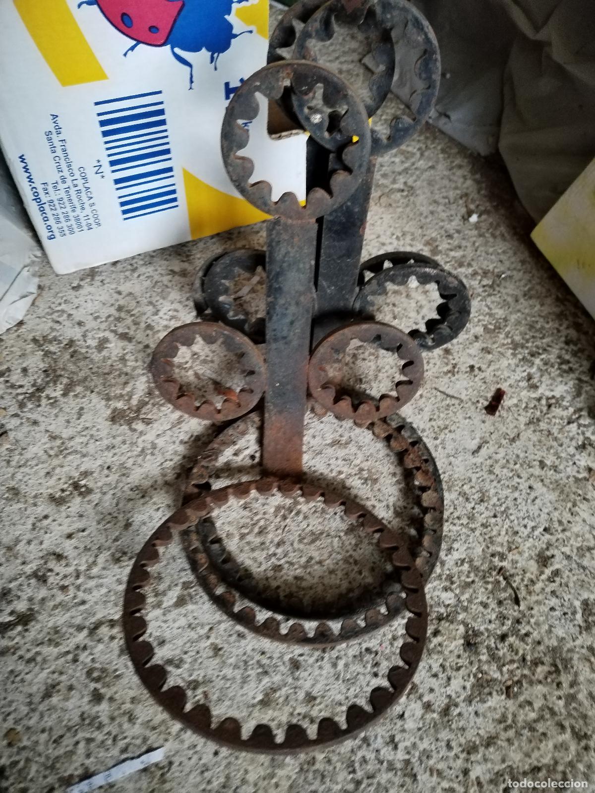 Antig&uuml;edades: 3 soportes maceteros de pared de hierro - Foto 3