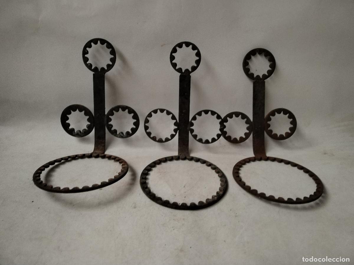 Antig&uuml;edades: 3 soportes maceteros de pared de hierro - Foto 4