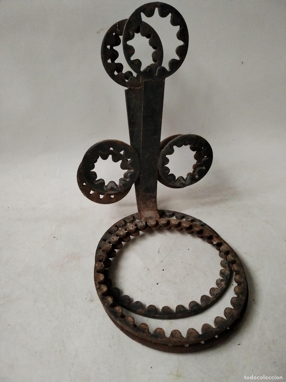 Antig&uuml;edades: 3 soportes maceteros de pared de hierro - Foto 5