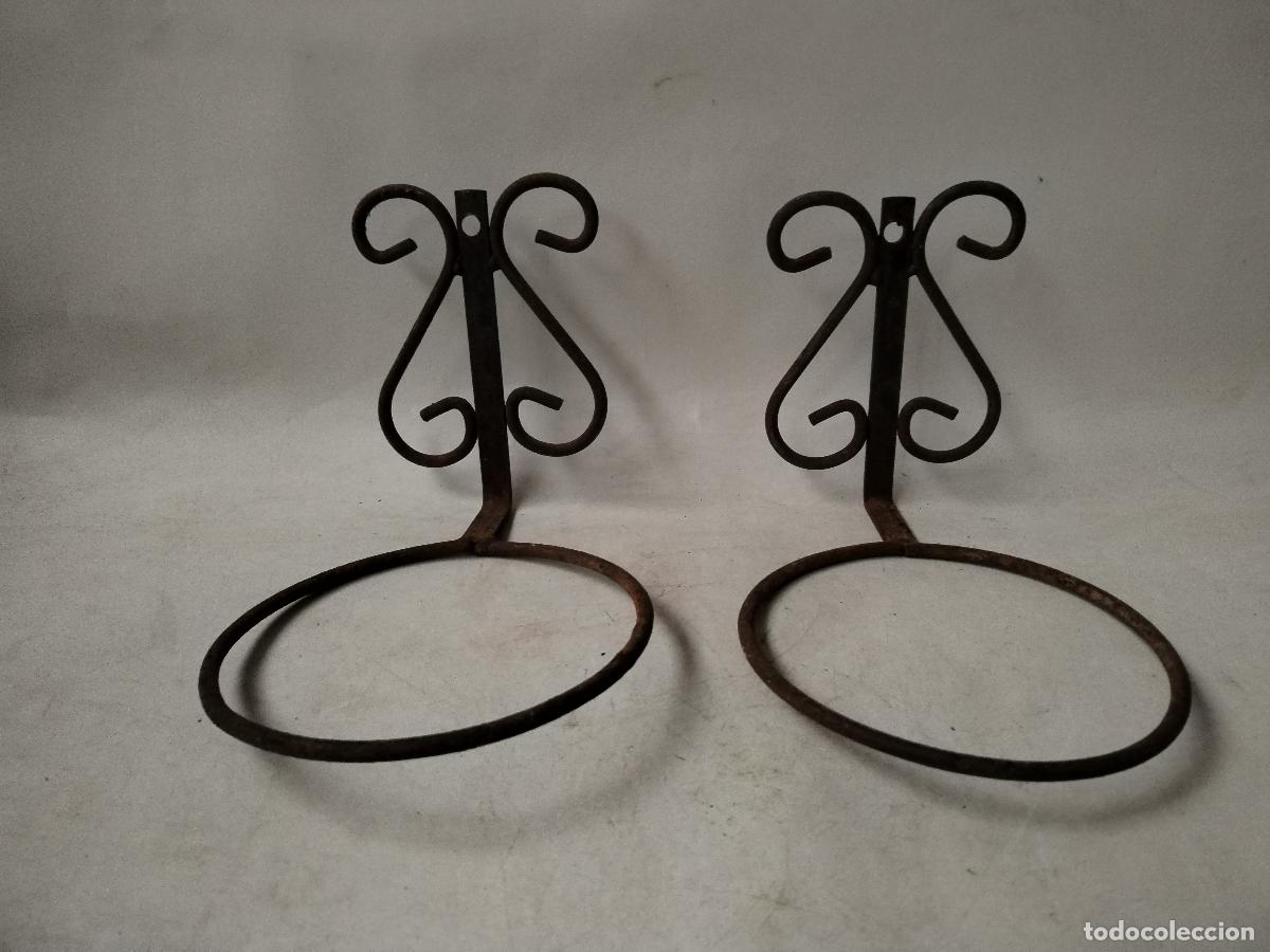 Antig&uuml;edades: 2 soportes maceteros de pared de hierro - Foto 3