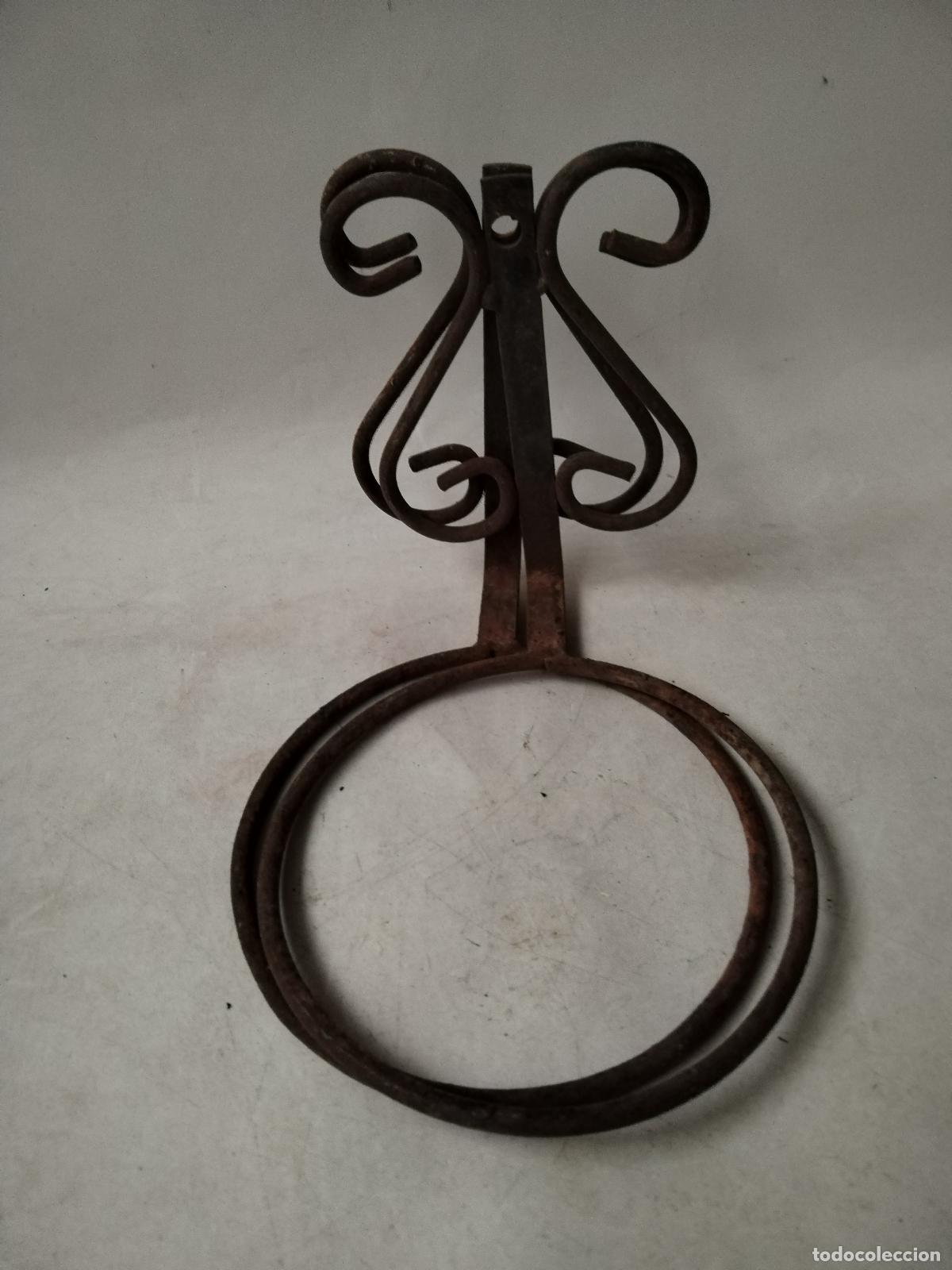 Antig&uuml;edades: 2 soportes maceteros de pared de hierro - Foto 4