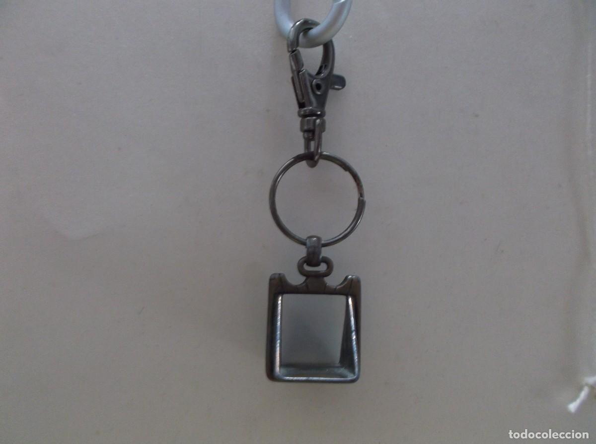 Antig&uuml;edades: LLAVERO CON UN ESTRIBO EN BRONCE. - Foto 2