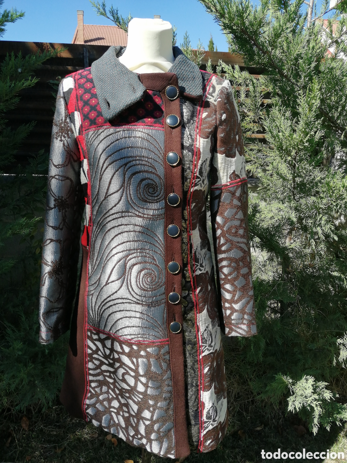 Antig&uuml;edades: Abrigo Desigual largo - Foto 2