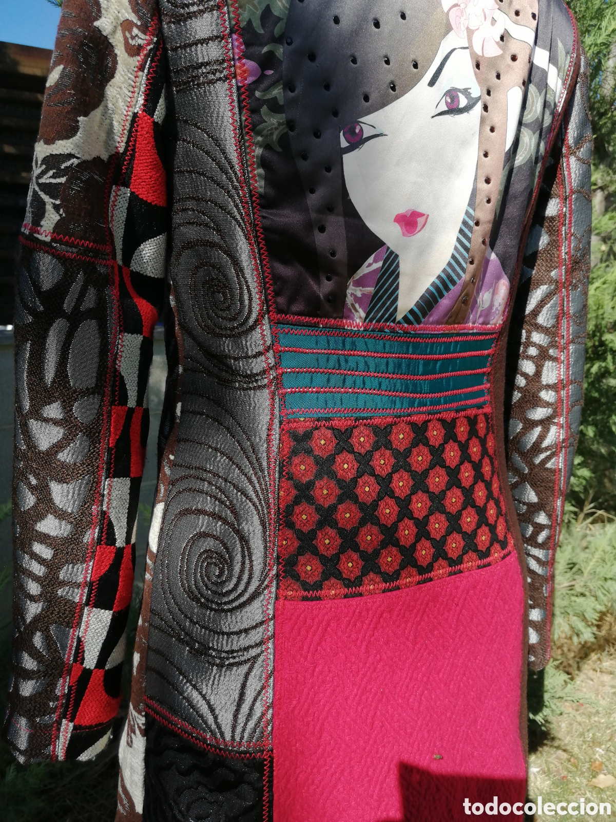 Antig&uuml;edades: Abrigo Desigual largo - Foto 8
