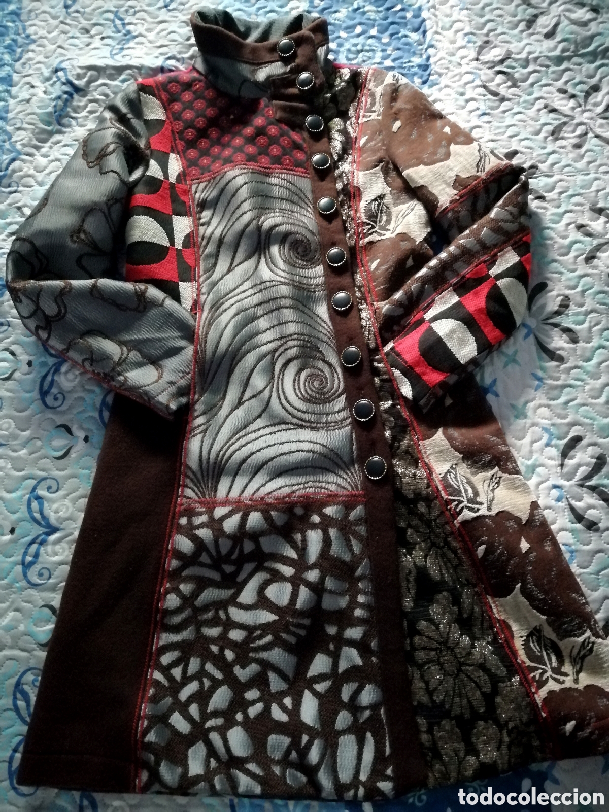 Antig&uuml;edades: Abrigo Desigual largo - Foto 9