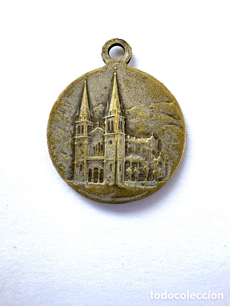 Antig&uuml;edades: MEDALLA RELIGIOSA DE LAT&Oacute;N. - Foto 2