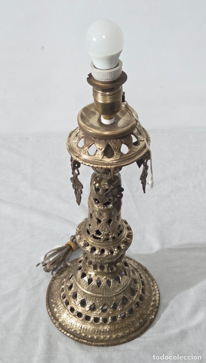 Antig&uuml;edades: Lampara de sobremesa en bronce, funciona - Foto 2