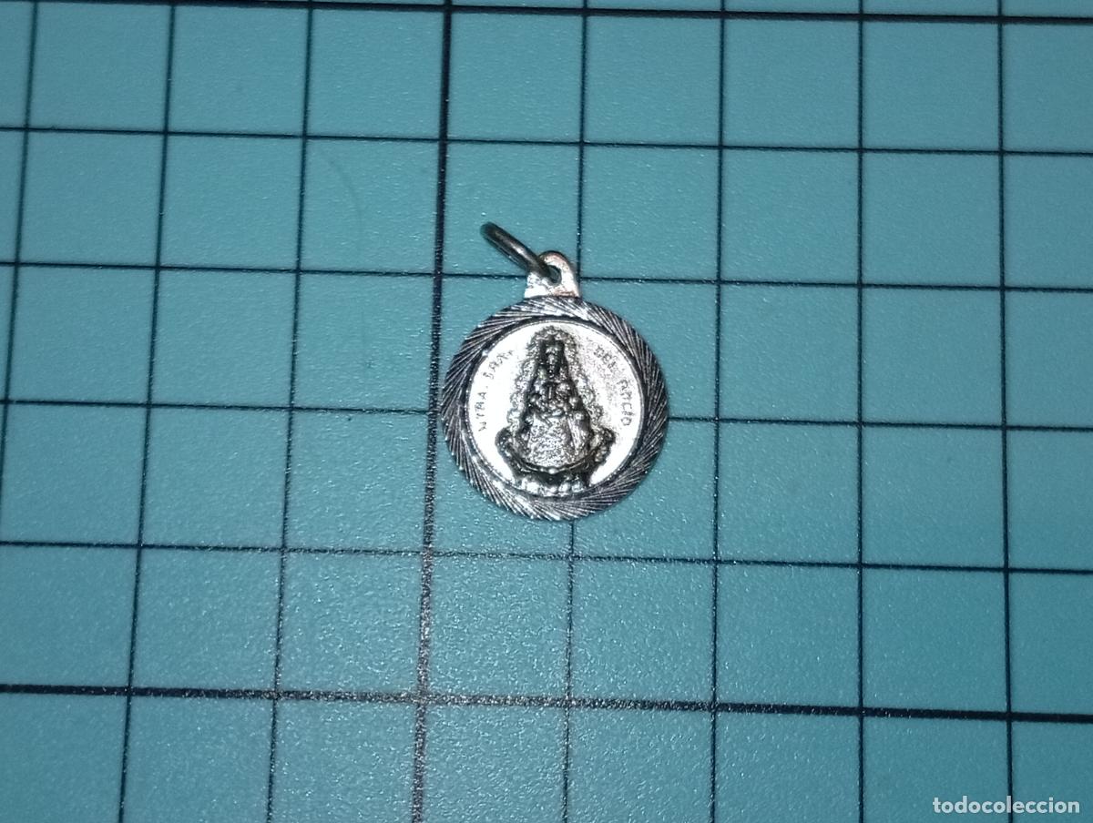 Antig&uuml;edades: Peque&ntilde;a Medalla Virgen del Rocio - Foto 2