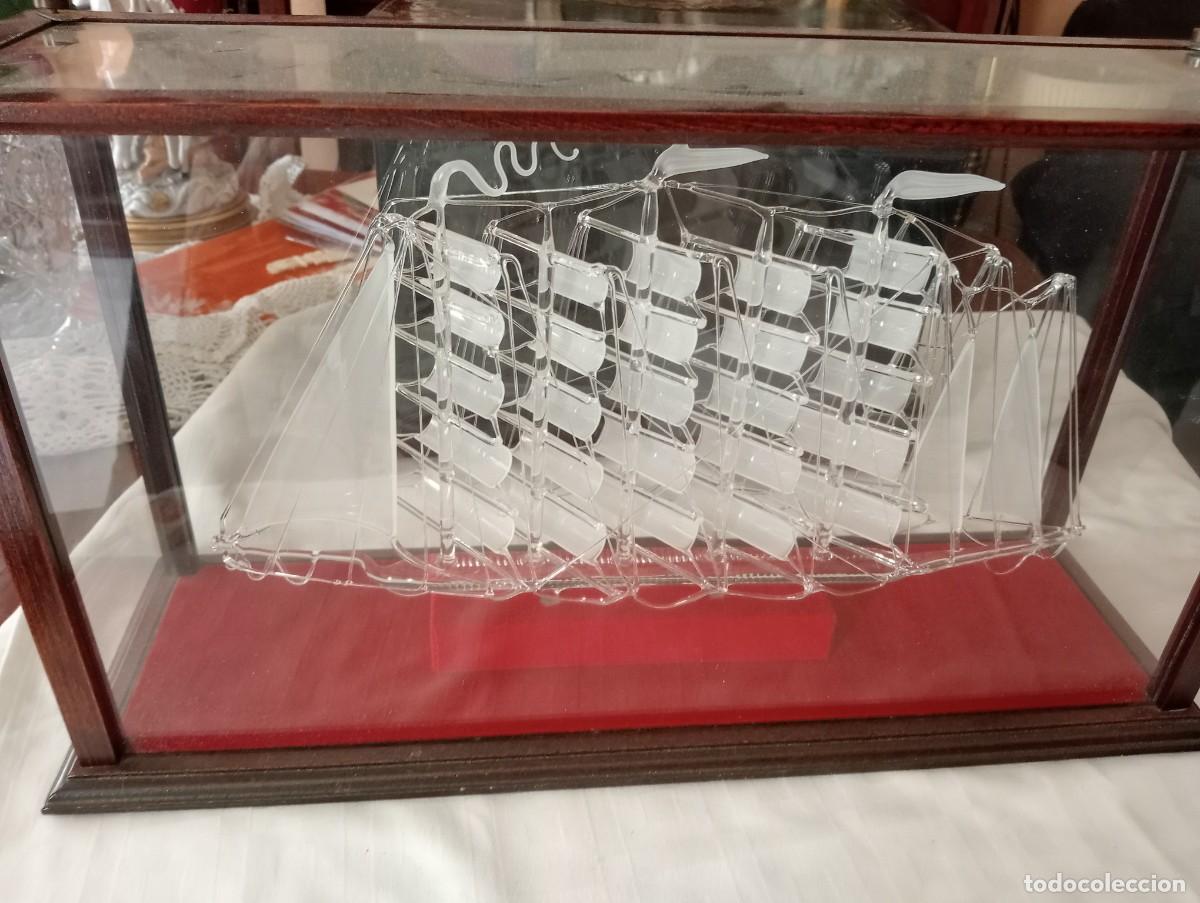 Antig&uuml;edades: BARCO DE CRISTAL CON SU URNA - Foto 1