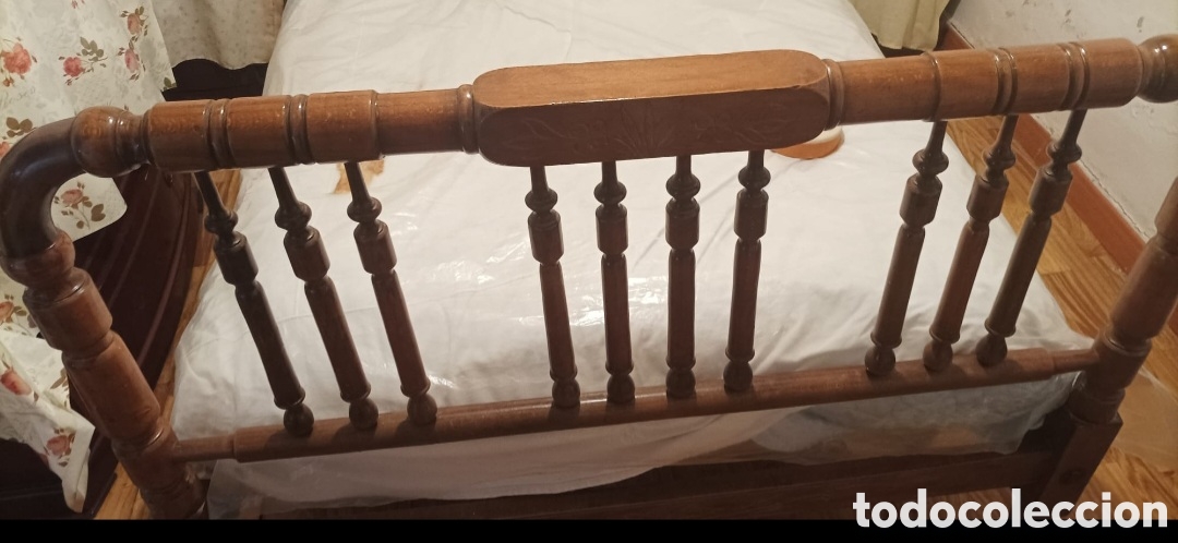 Antig&uuml;edades: Cama de madera torneada antigua - Foto 2