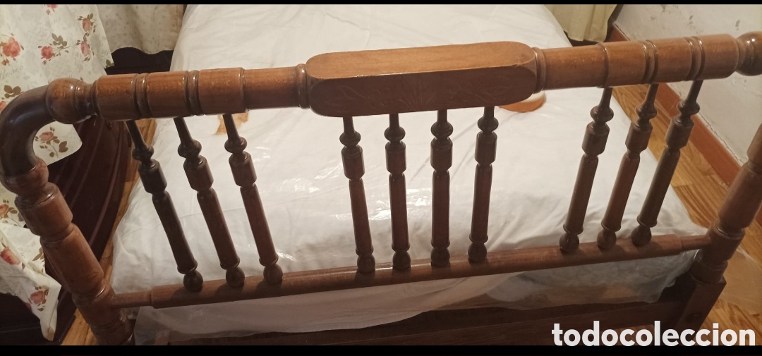 Antig&uuml;edades: Cama de madera torneada antigua - Foto 3
