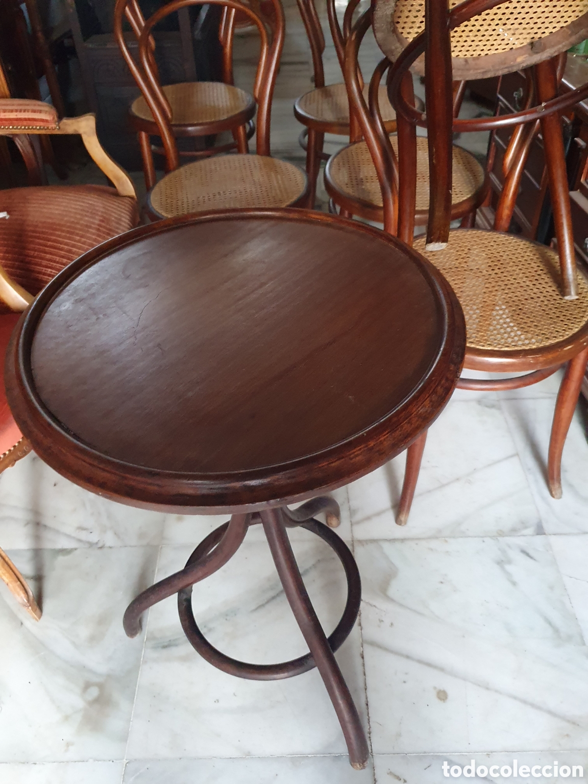 Antig&uuml;edades: Conjunto de sillas en mimbre. - Foto 2