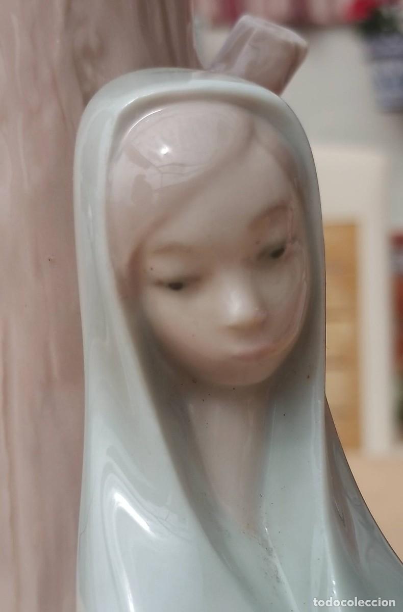 Antiquit&auml;ten: Figura con Pi&eacute; Portal&aacute;mpara Porcelana Estilo Lladr&ograve; Nao Tang