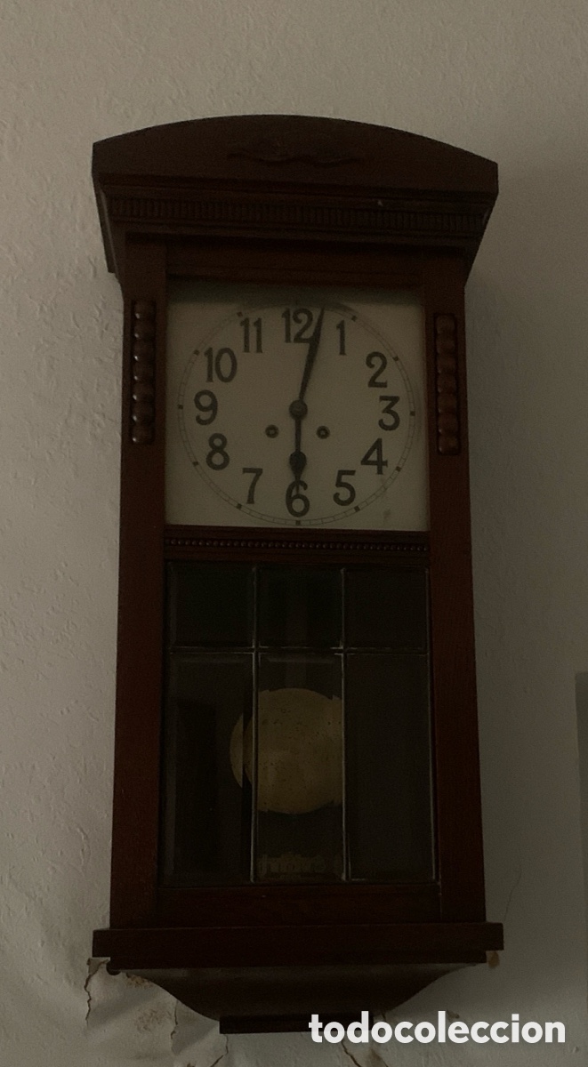 Antig&uuml;edades: Reloj de pared antiguo de madera - Foto 1
