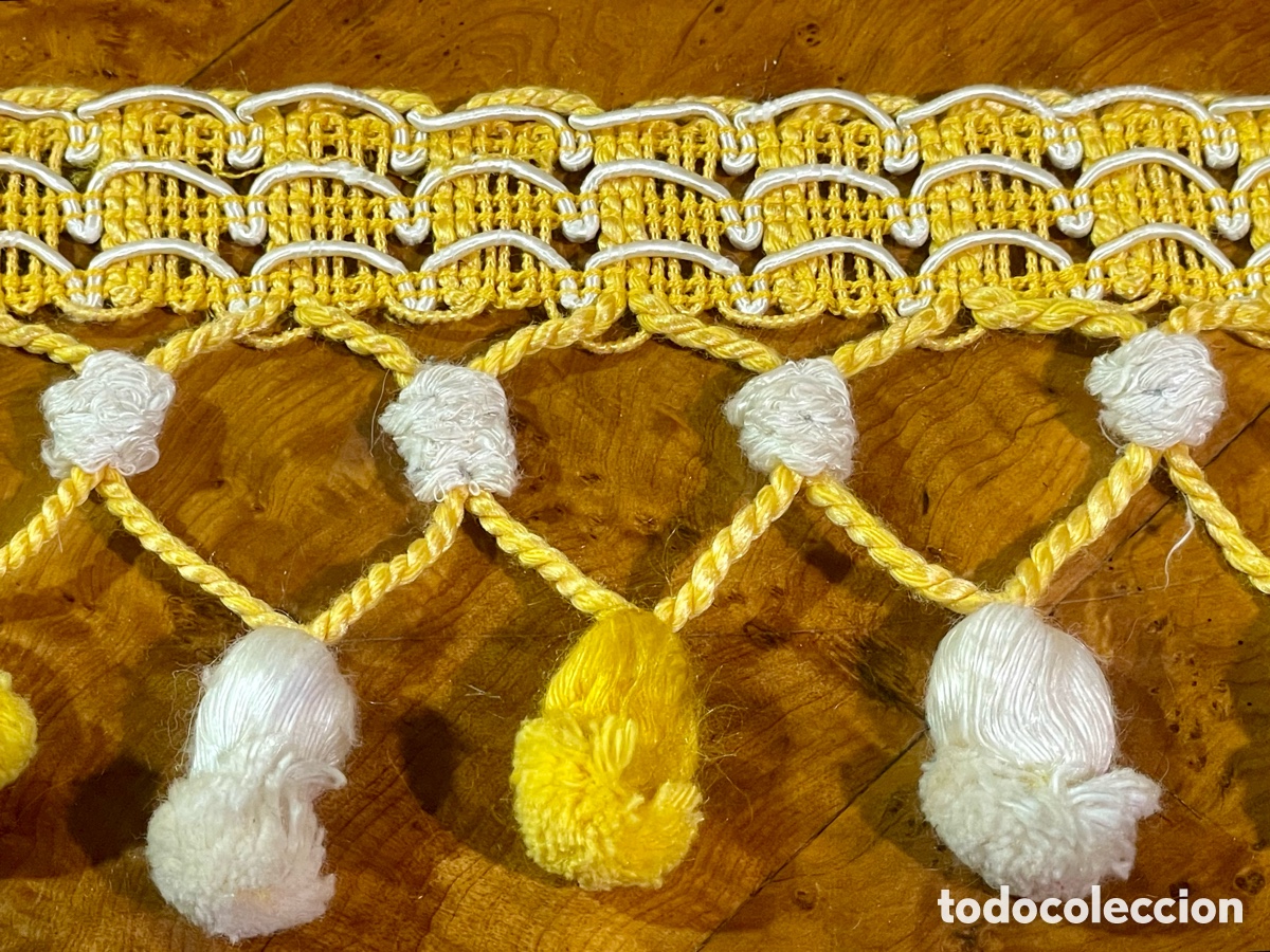 Antig&uuml;edades: Fleco Antiguo Blanco y Amarillo - Foto 1
