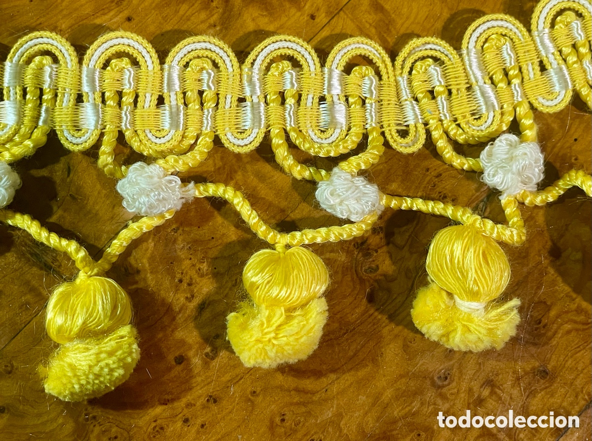 Antig&uuml;edades: Fleco Antiguo Amarillo y Blanco - Foto 1