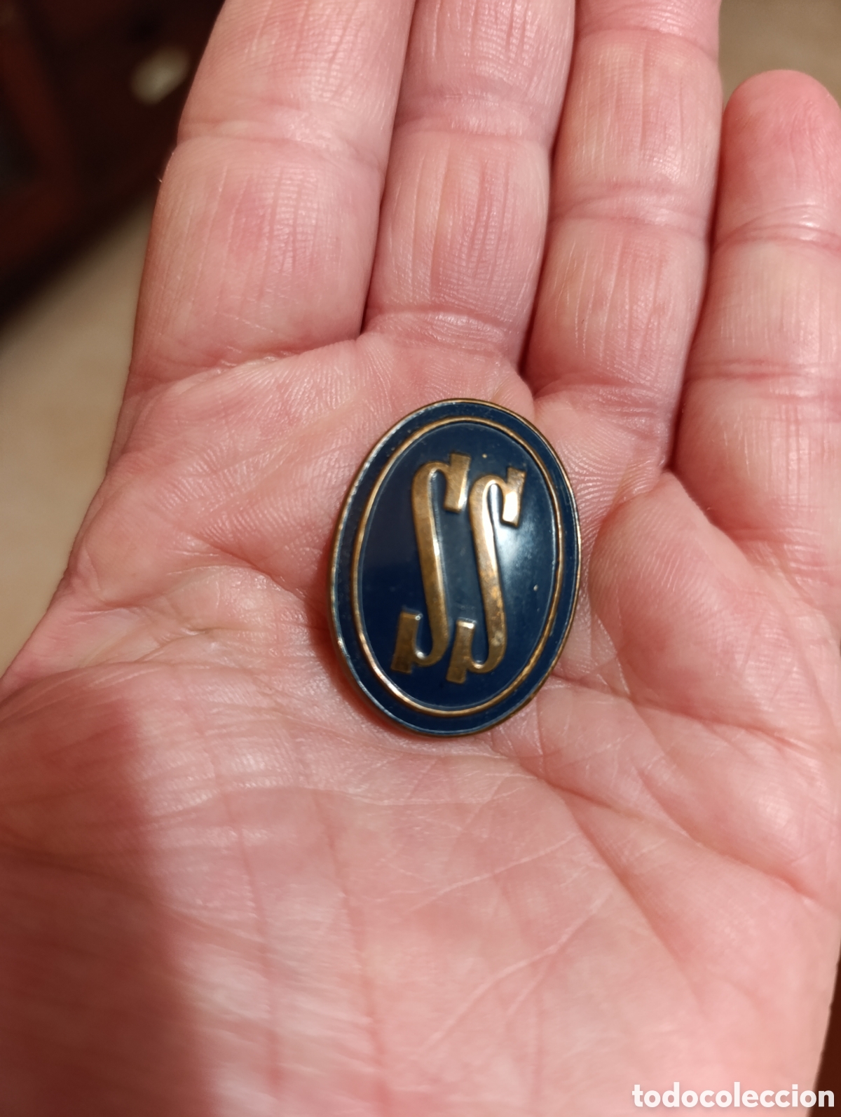 Antig&uuml;edades: Falange Espa&ntilde;ola,insignia Servicio Social,Guerra Civil.