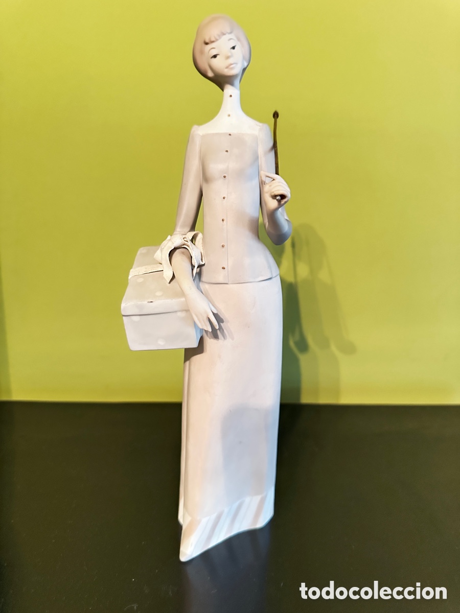 Antig&uuml;edades: Dama con sombrilla y caja - Foto 1