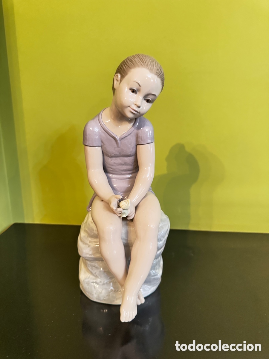 Antig&uuml;edades: Ni&ntilde;a sentada zaphir Lladr&oacute; - Foto 1